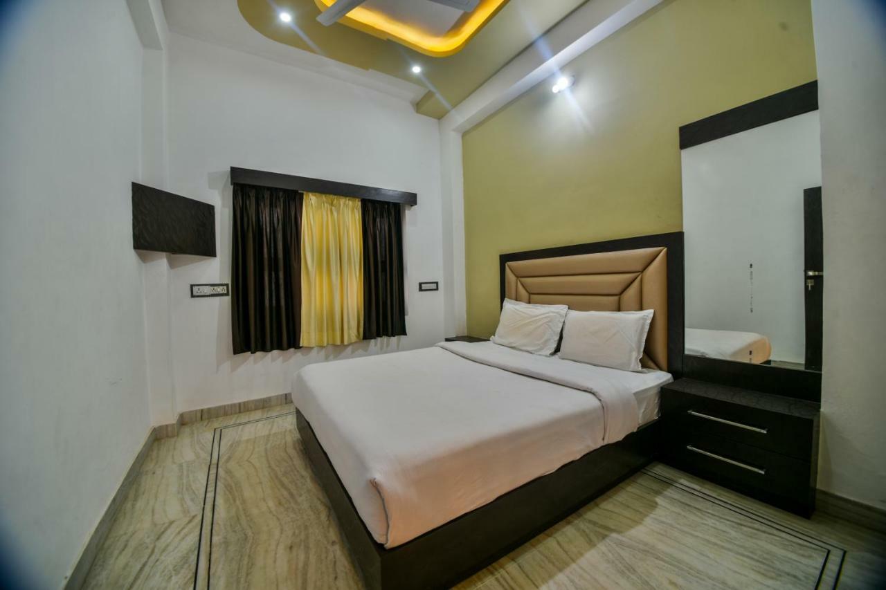 Hotel Vinayaka Nāthdwāra エクステリア 写真